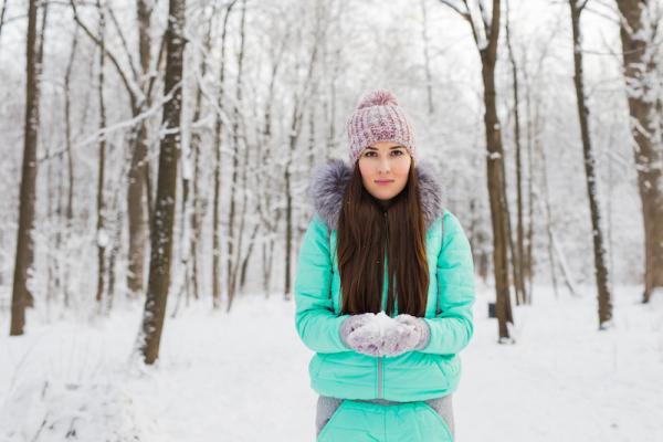 Does pain really increase with cold weather?
