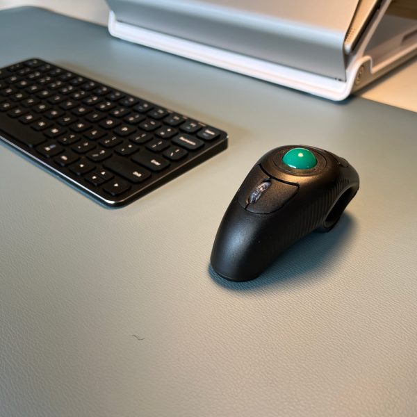 Werk Air Trackball and Presentation Laser Pointer Wireless Mouse
