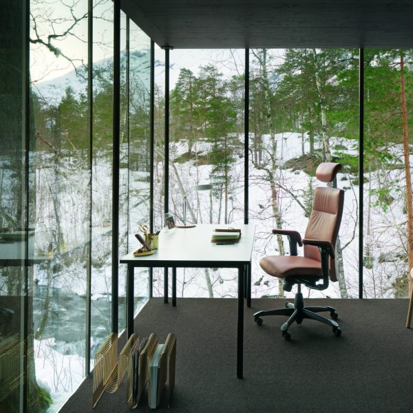 HAG Tribute Executive Chair